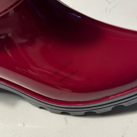 Chic Red Waterproof Rain Boots – Size 4-4.5 (EU 35) Stylish & Functional - Picture 4 of 11